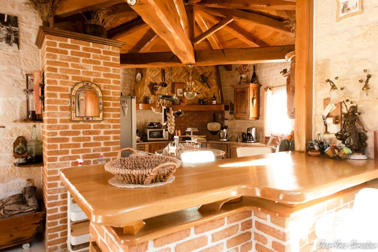 Le Mas Des Mathes, Chambres D'Hotes, Studios Les Mathes Exterior foto